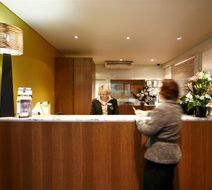 Best Western Plus The Tudor-Box Hill Lobby