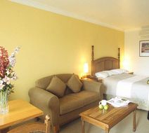 Best Western Plus The Tudor-Box Hill Room