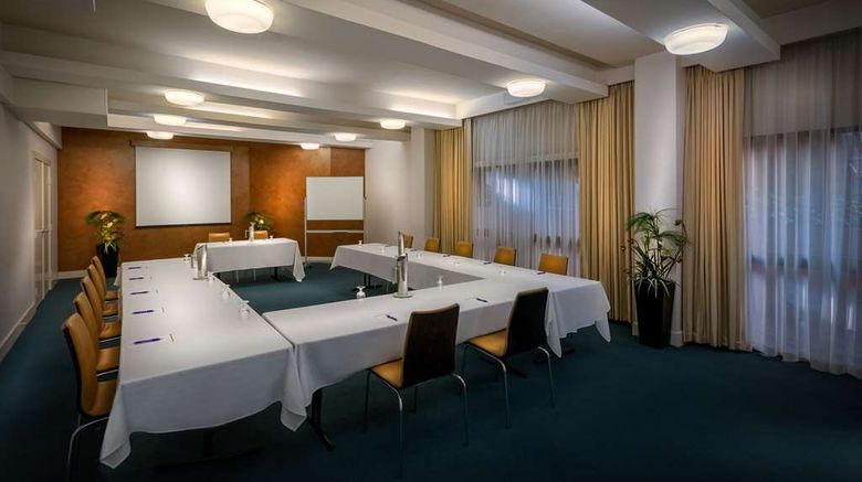 <b>Best Western Plus Travel Inn Hotel Meeting</b>. Images powered by <a href="https://iceportal.shijigroup.com/" title="IcePortal" target="_blank">IcePortal</a>.