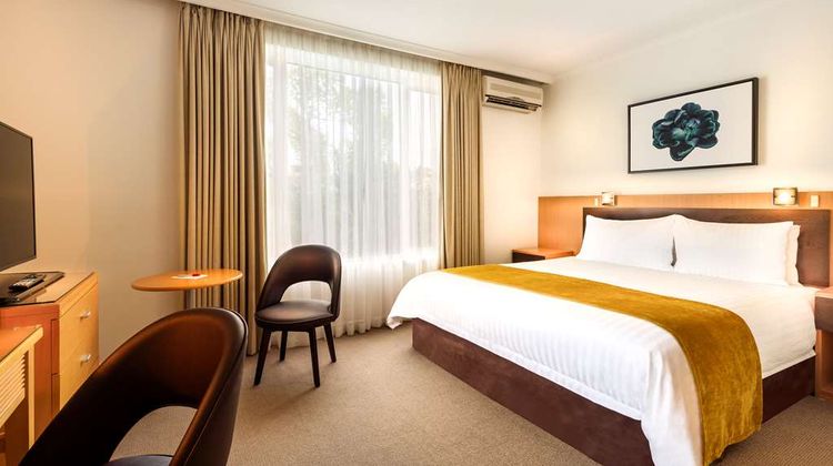 Best Western Plus Travel Inn Hotel Room