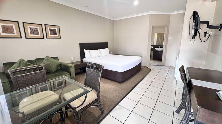 <b>Best Western Bungil Creek Motel Room</b>. Images powered by <a href="https://iceportal.shijigroup.com/" title="IcePortal" target="_blank">IcePortal</a>.