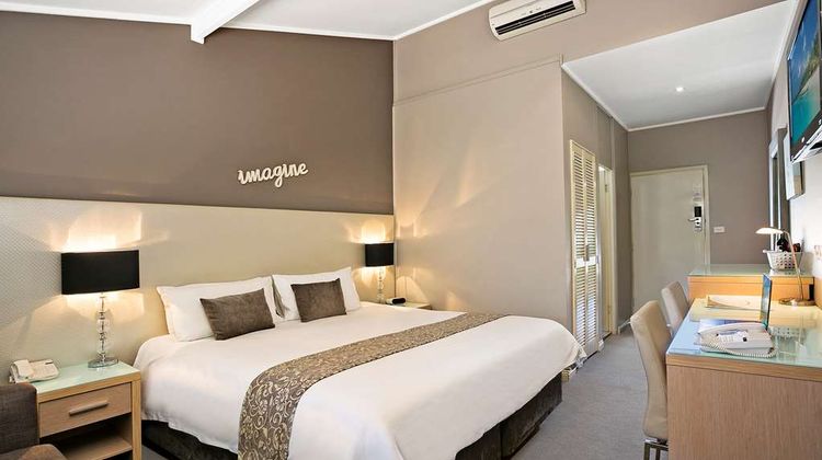 Best Western Sanctuary Inn Room