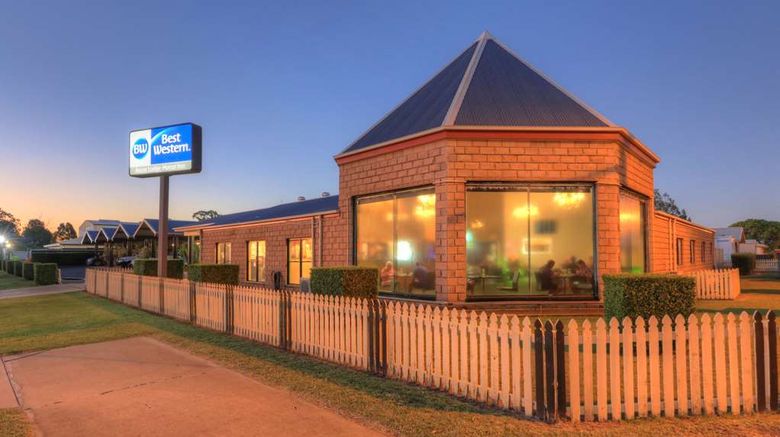 <b>Best Western Ascot Lodge Motor Inn Restaurant</b>. Images powered by <a href="https://iceportal.shijigroup.com/" title="IcePortal" target="_blank">IcePortal</a>.