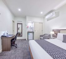 Best Western Airport Motel & Conv Ctr Room