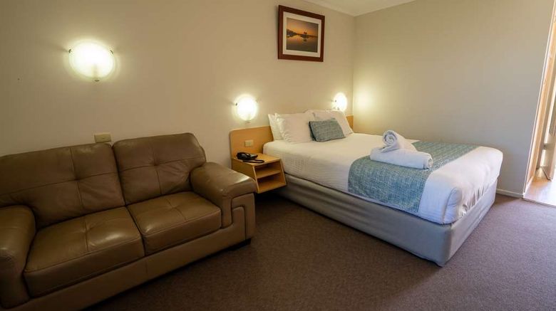 <b>Hospitality Carnarvon, SureStay by BW Room</b>. Images powered by <a href="https://iceportal.shijigroup.com/" title="IcePortal" target="_blank">IcePortal</a>.