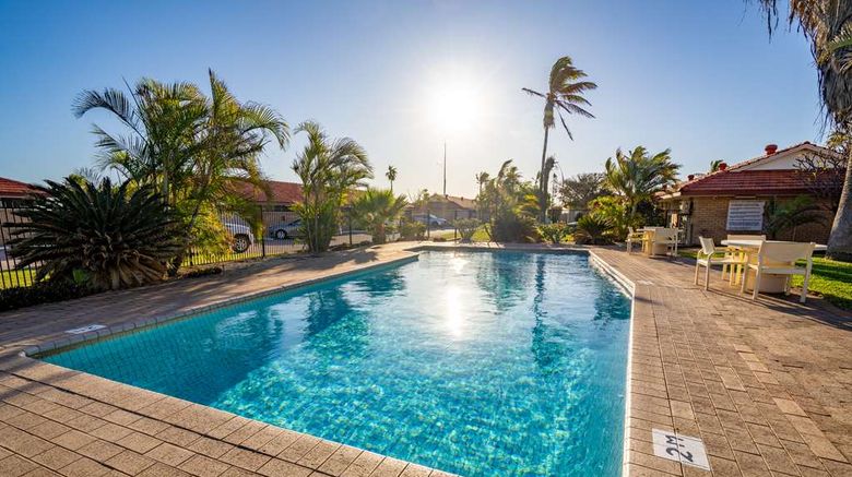 <b>Hospitality Carnarvon, SureStay by BW Pool</b>. Images powered by <a href="https://iceportal.shijigroup.com/" title="IcePortal" target="_blank">IcePortal</a>.