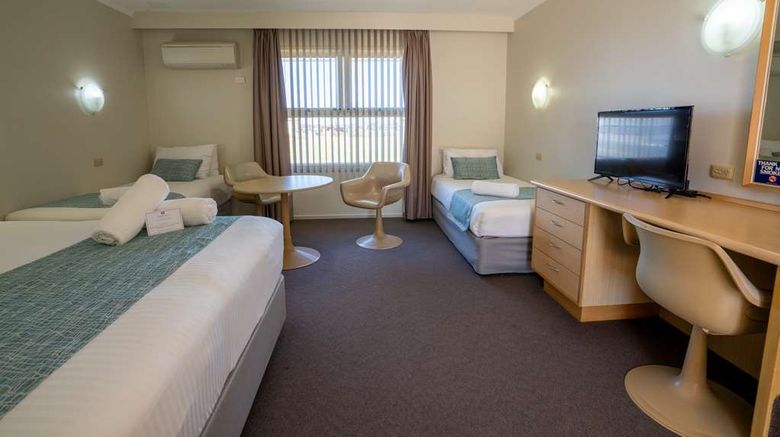 <b>Hospitality Carnarvon, SureStay by BW Room</b>. Images powered by <a href="https://iceportal.shijigroup.com/" title="IcePortal" target="_blank">IcePortal</a>.