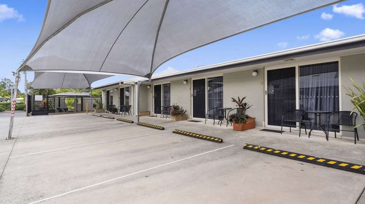 Caboolture Central Motor Inn, SureStay Collection Exterior