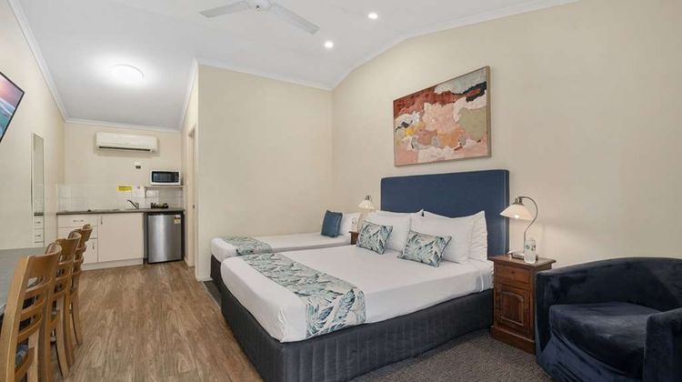Caboolture Central Motor Inn, SureStay Collection Room