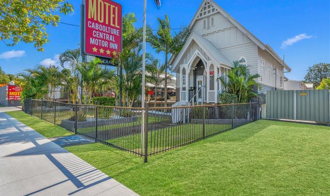 Caboolture Central Motor Inn, SureStay Collection Exterior