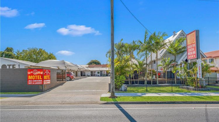 Caboolture Central Motor Inn, SureStay Collection Exterior