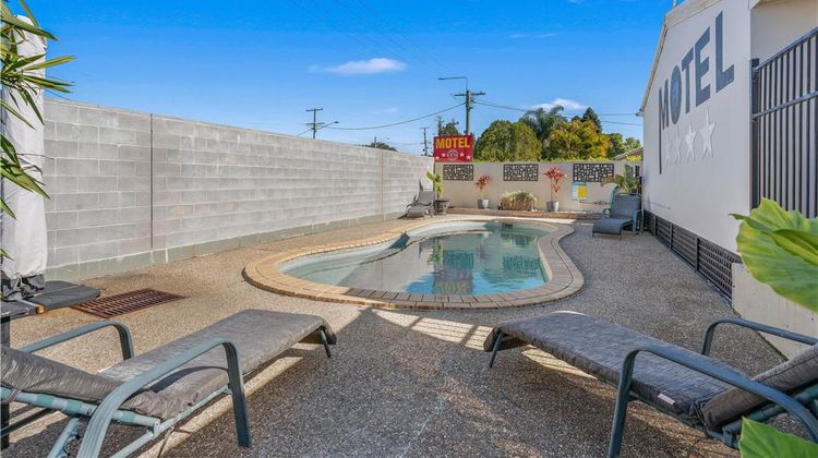 Caboolture Central Motor Inn, SureStay Collection Pool
