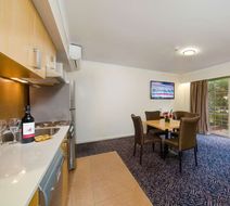 Best Western Plus Hovell Tree Inn Room