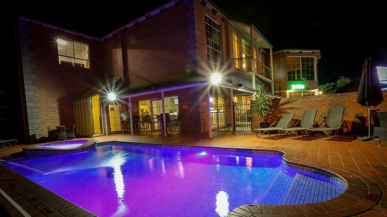 <b>Best Western Plus Hovell Tree Inn Pool</b>. Images powered by <a href="https://iceportal.shijigroup.com/" title="IcePortal" target="_blank">IcePortal</a>.