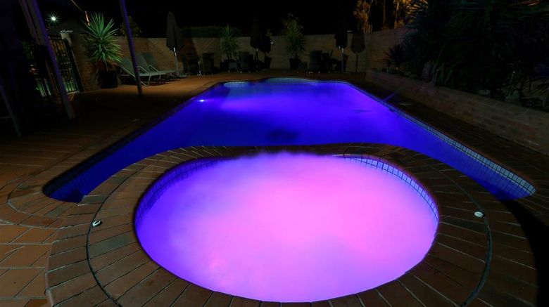 <b>Best Western Plus Hovell Tree Inn Pool</b>. Images powered by <a href="https://iceportal.shijigroup.com/" title="IcePortal" target="_blank">IcePortal</a>.