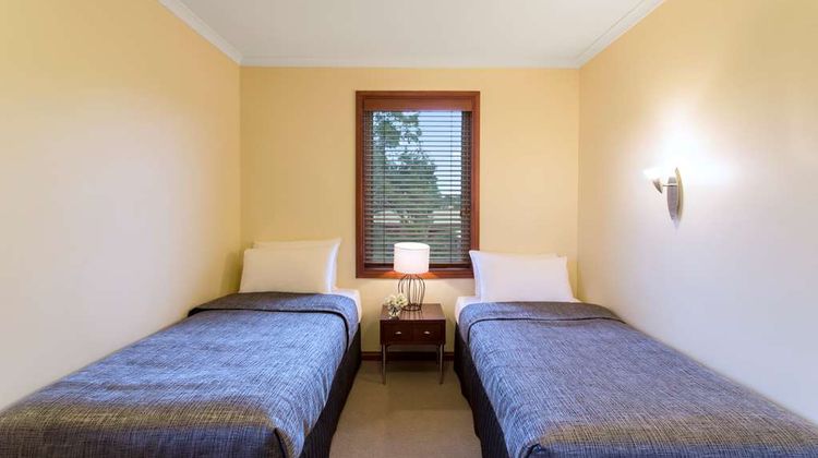 Best Western Colonial Village Motel Room