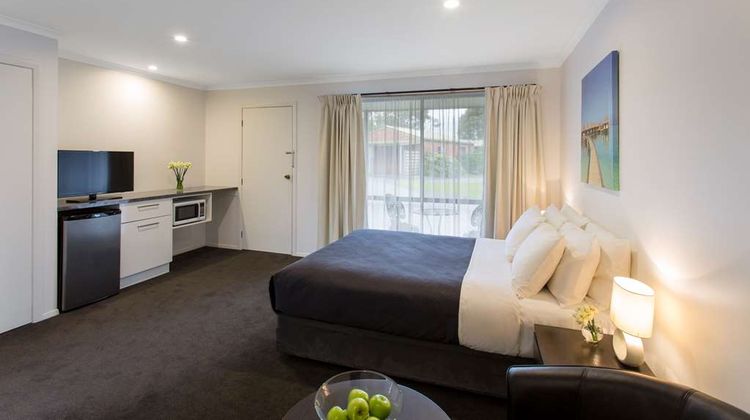 Best Western Colonial Village Motel Room