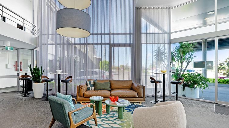 Best Western Plus Apollo International Lobby