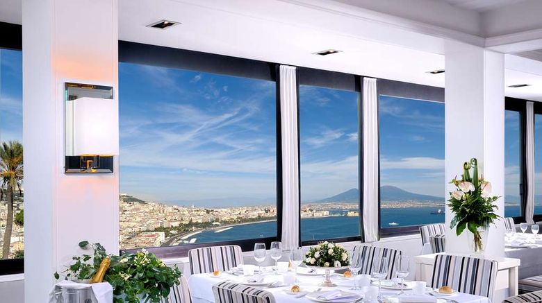 <b>Best Western Hotel Paradiso Restaurant</b>. Images powered by <a href="https://iceportal.shijigroup.com/" title="IcePortal" target="_blank">IcePortal</a>.
