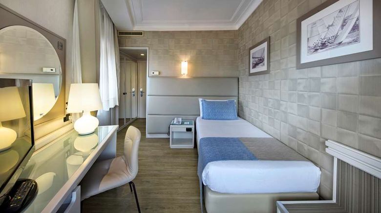 <b>Best Western Hotel Paradiso Room</b>. Images powered by <a href="https://iceportal.shijigroup.com/" title="IcePortal" target="_blank">IcePortal</a>.