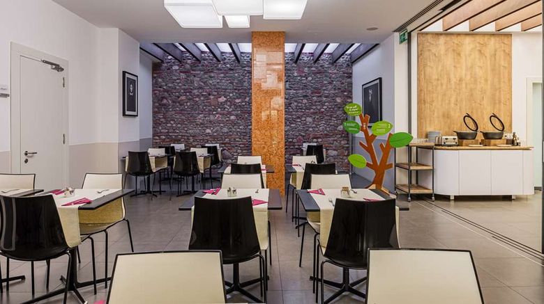 <b>Best Western Plus Hotel De Capuleti Restaurant</b>. Images powered by <a href="https://iceportal.shijigroup.com/" title="IcePortal" target="_blank">IcePortal</a>.