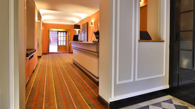 <b>Best Western Hotel Piemontese Lobby</b>. Images powered by <a href="https://iceportal.shijigroup.com/" title="IcePortal" target="_blank">IcePortal</a>.