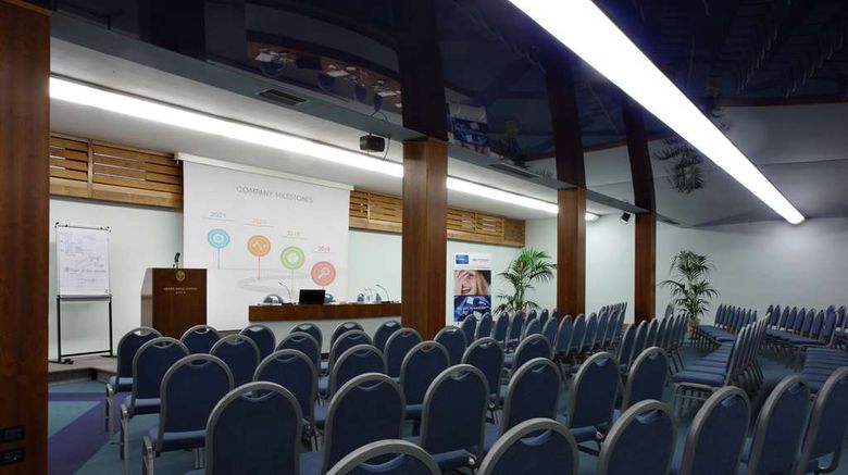 <b>Best Western Grand Htl Guinigi Meeting</b>. Images powered by <a href="https://iceportal.shijigroup.com/" title="IcePortal" target="_blank">IcePortal</a>.