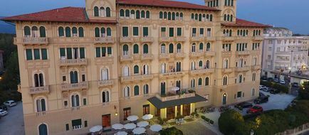Grand Hotel Royal Exterior