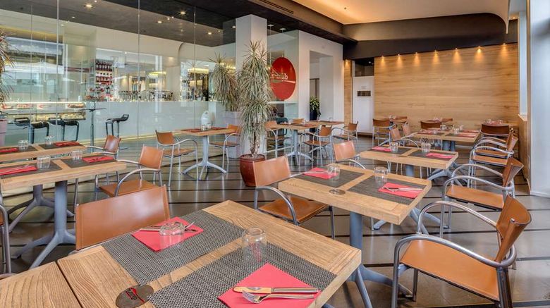 <b>Best Western Plus Hotel Bologna Restaurant</b>. Images powered by <a href="https://iceportal.shijigroup.com/" title="IcePortal" target="_blank">IcePortal</a>.