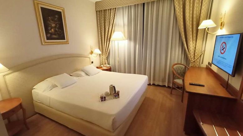 <b>Best Western Hotel Globus City Room</b>. Images powered by <a href="https://iceportal.shijigroup.com/" title="IcePortal" target="_blank">IcePortal</a>.
