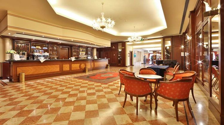 Best Western Classic Hotel Lobby