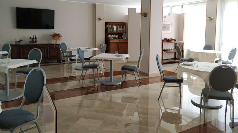 <b>Best Western Hotel Dei Cavalieri Restaurant</b>. Images powered by <a href="https://iceportal.shijigroup.com/" title="IcePortal" target="_blank">IcePortal</a>.