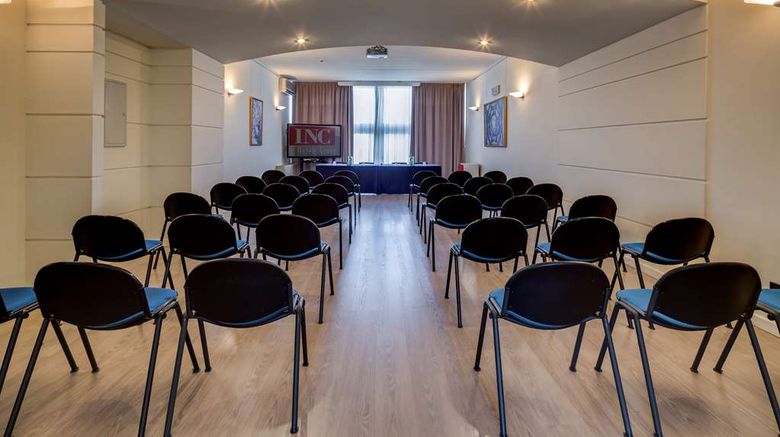<b>Best Western Plus Hotel Farnese Meeting</b>. Images powered by <a href="https://iceportal.shijigroup.com/" title="IcePortal" target="_blank">IcePortal</a>.