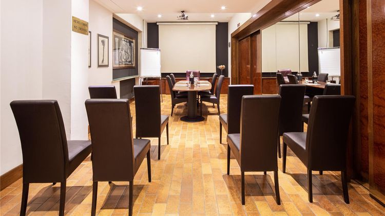 Jet Hotel, Sure Collection by BW Meeting