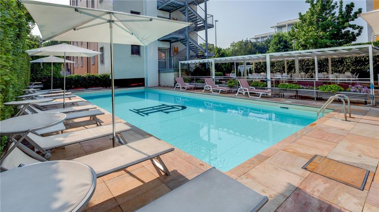 Jet Hotel, Sure Collection by BW Pool