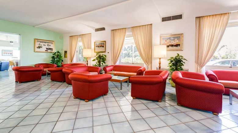 <b>Best Western Hotel La Solara Lobby</b>. Images powered by <a href="https://iceportal.shijigroup.com/" title="IcePortal" target="_blank">IcePortal</a>.