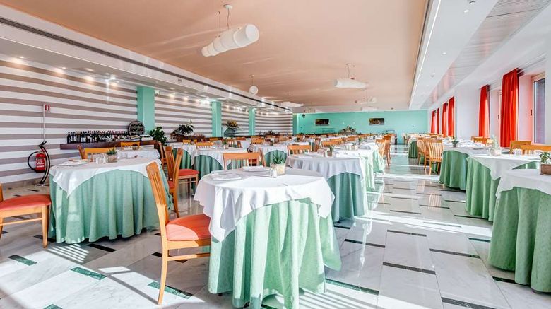 <b>Best Western Hotel La Solara Restaurant</b>. Images powered by <a href="https://iceportal.shijigroup.com/" title="IcePortal" target="_blank">IcePortal</a>.