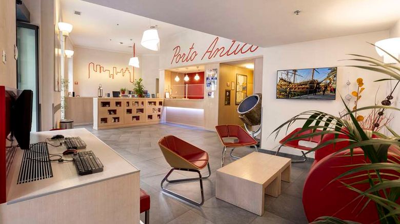 <b>Best Western Hotel Porto Antico Lobby</b>. Images powered by <a href="https://iceportal.shijigroup.com/" title="IcePortal" target="_blank">IcePortal</a>.