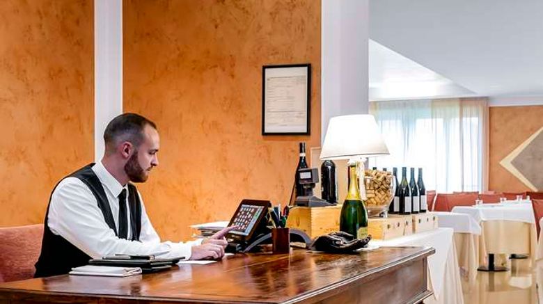 <b>Best Western Cavalieri Della Corona Restaurant</b>. Images powered by <a href="https://iceportal.shijigroup.com/" title="IcePortal" target="_blank">IcePortal</a>.