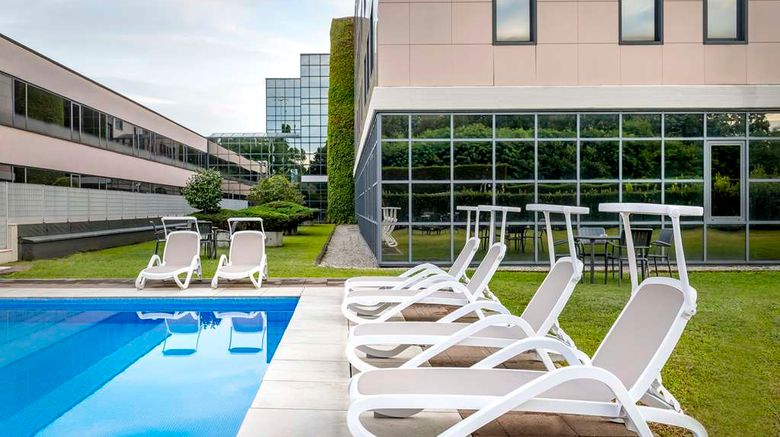 <b>Best Western Cavalieri Della Corona Pool</b>. Images powered by <a href="https://iceportal.shijigroup.com/" title="IcePortal" target="_blank">IcePortal</a>.