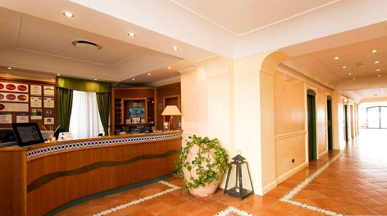 <b>Best Western Hotel La Conchiglia Lobby</b>. Images powered by <a href="https://iceportal.shijigroup.com/" title="IcePortal" target="_blank">IcePortal</a>.
