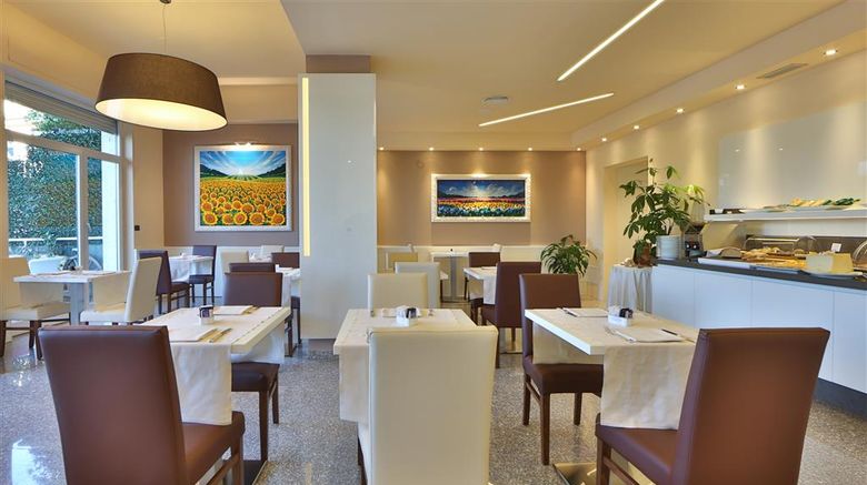 <b>Best Western Tigullio Royal Hotel Restaurant</b>. Images powered by <a href="https://iceportal.shijigroup.com/" title="IcePortal" target="_blank">IcePortal</a>.
