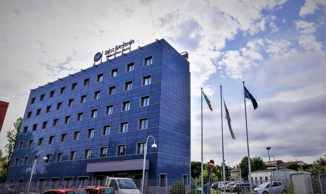 Best Western Palace Inn Hotel Exterior