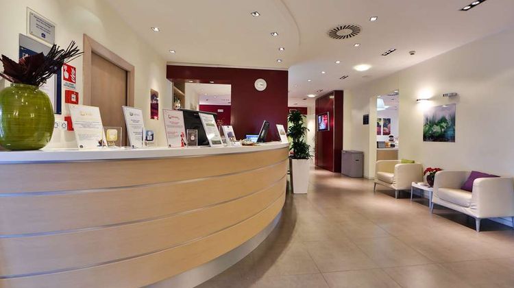 Best Western Palace Inn Hotel Lobby