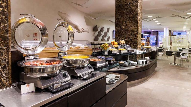 <b>Best Western Premier Hotel Royal Santina Restaurant</b>. Images powered by <a href="https://iceportal.shijigroup.com/" title="IcePortal" target="_blank">IcePortal</a>.
