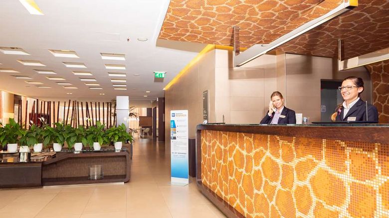 <b>Best Western Hotel Goldenmile Milan Lobby</b>. Images powered by <a href="https://iceportal.shijigroup.com/" title="IcePortal" target="_blank">IcePortal</a>.