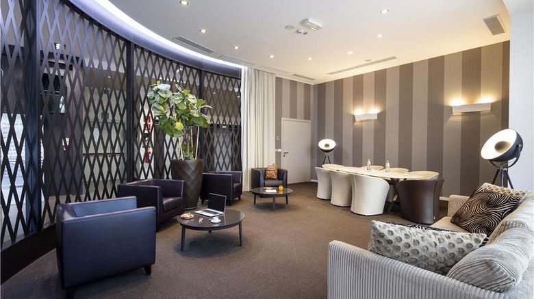 <b>Best Western Premier CHC Airport Lobby</b>. Images powered by <a href="https://iceportal.shijigroup.com/" title="IcePortal" target="_blank">IcePortal</a>.