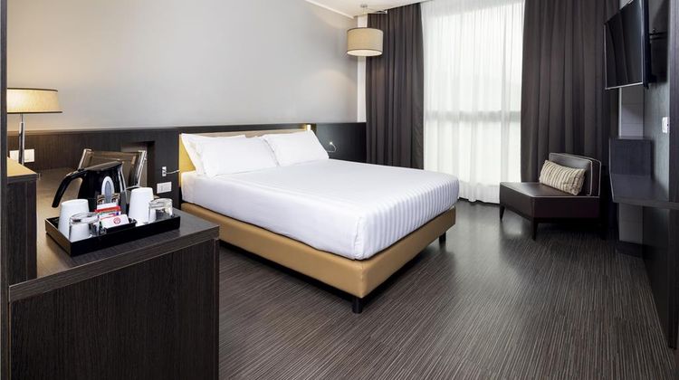 Best Western Premier CHC Airport Room