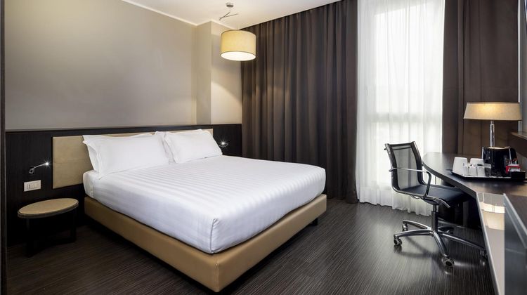 Best Western Premier CHC Airport Room