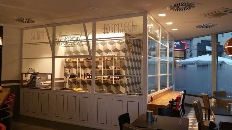 <b>Best Western Hotel Piemontese Restaurant</b>. Images powered by <a href="https://iceportal.shijigroup.com/" title="IcePortal" target="_blank">IcePortal</a>.
